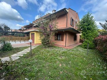Villa di 194 m² con 5 locali e box auto doppio a M