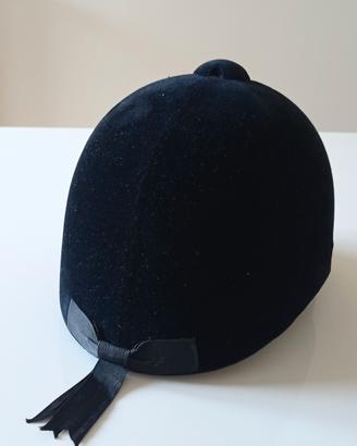 Casco da equitazione in velluto nero a 3 attacchi