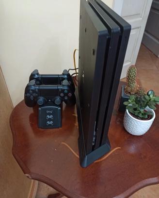 ps4 pro 1tb in eccellenti condizioni