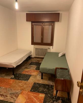 Posto letto per lavoratori,studenti
