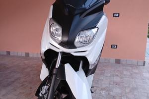 Yamaha Xmax 250