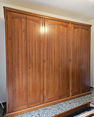 Camera da letto matrimoniale in arte povera.