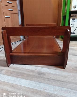 Tavolino in legno con vetro 