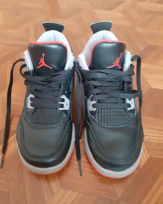 Nike Air Jordan 4 Retro nr.32
bambina usate