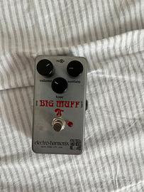 Big muff (ram’s head)+ alimentatore t rex