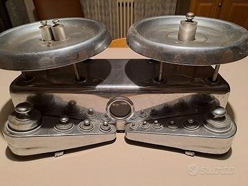 bilancia a due piatti