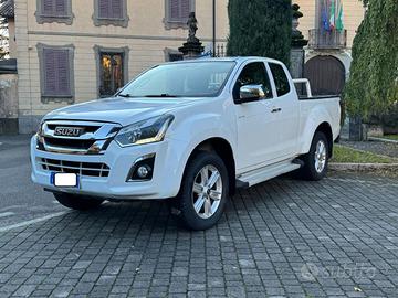 ISUZU D-Max 1.9 Space Cab Solar Plus A/T 4WD A/C