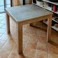 Tavolo design legno massello maiolica artigianale 