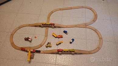 Pista per trenini in legno - Ikea