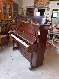 Pianoforte a parete Kemble London