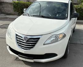 Lancia Ypsilon 1.2 69 CV 5 porte S&S Gold