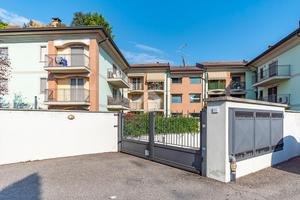 2 LOCALI A LAINATE