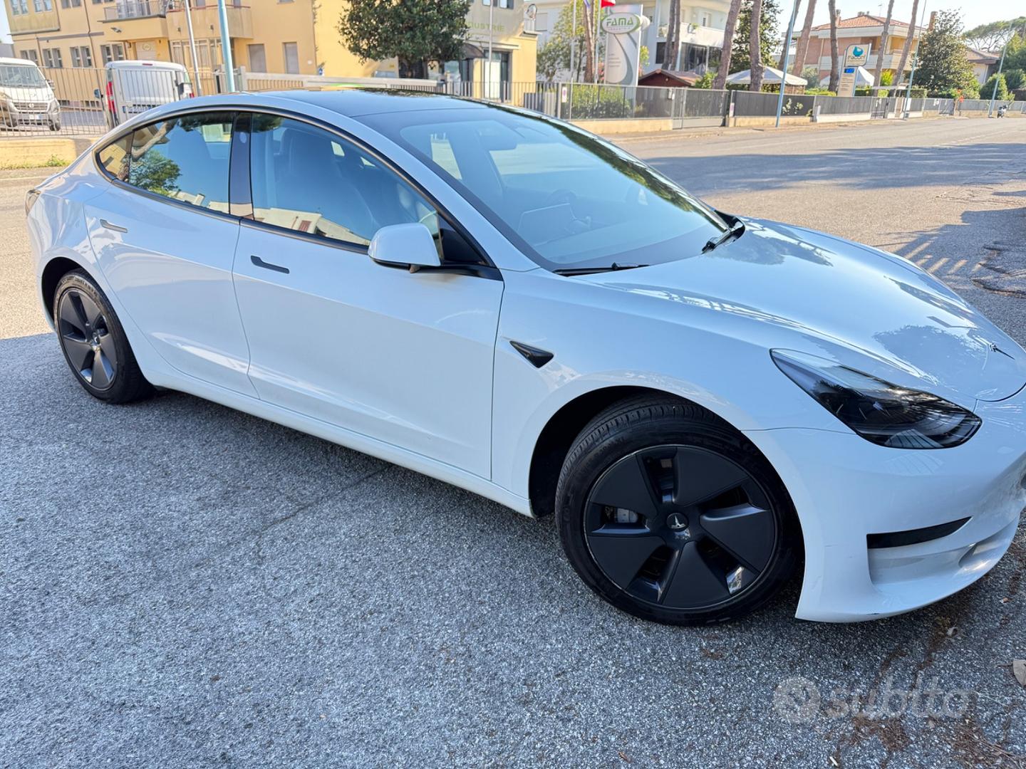 Tesla Model 3 2023 photo 5
