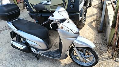 Honda SH300