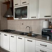 cucina compresa di tutti gli elettrodomestici