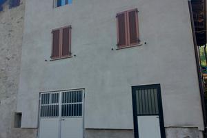 Bilocale con piccolo terreno . No box. 