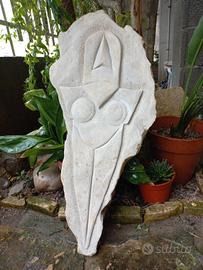 scultura in pietra locale scolpita a mano