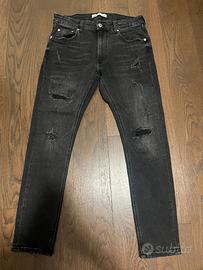 Jeans strappati Zara