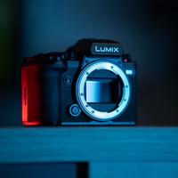 Kit Lumix S5 II + EF-L Mount - In Garanzia