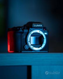 Kit Lumix S5 II + EF-L Mount - In Garanzia