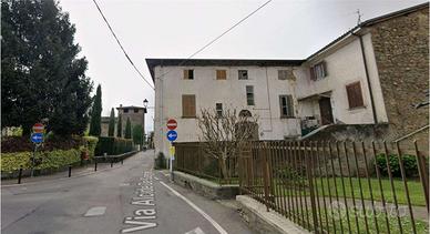Stabile-Palazzo a Ambivere