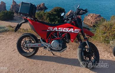 Gas Gas SM 700 uguale a  Husqvarna 701 e KTM  690