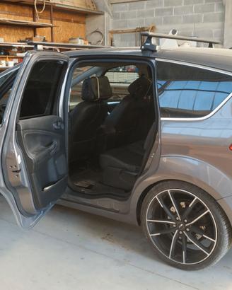 Ford t max gancio traino
