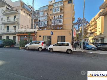 SAMPOLO: LOCALE C/1 N° 2 VETRINE RISTRUTTURATO