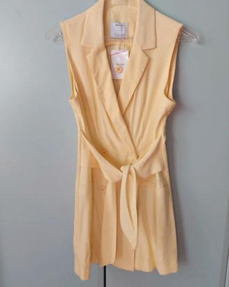Vestito giallo sopra il ginocchio, blazer Bershka