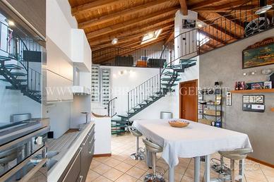 Appartamento di 90 m² con 3 locali a Ambivere