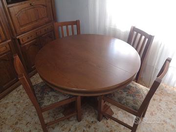 Tavolo in legno tondo più sedie