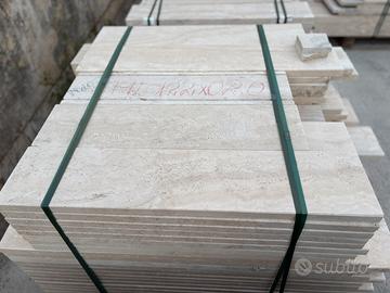 Copertina in travertino romano