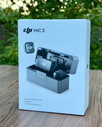 DJI Mic 3 (2 TX + 1 RX + Custodia di ricarica)