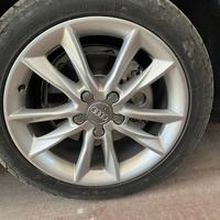 Cerchi in lega Audi 17 con gomme