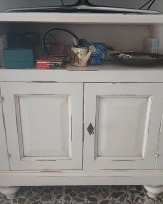 Mobile in legno bianco