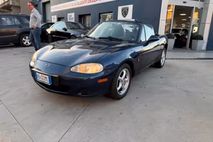 Mazda MX-5 1.6i 16V cat