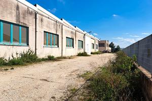 Capannone industriale con uffici zona Cerretano