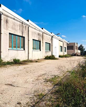 Capannone industriale con uffici zona Cerretano
