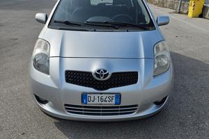 TOYOTA Yaris 1.0 69cv 51kw ok neopatentati 