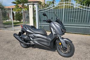 Yamaha X-MAX 400