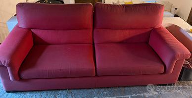 Divano rosso Poltrone e Sofà
