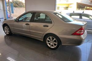 Mercedes 220 CDI (2006)