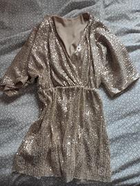 abito shorts con paillettes dorate 