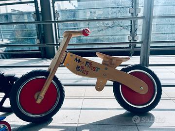 Bici in legno con sella in alcantara e monopattino