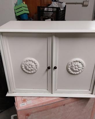 Mobiletto farmaci oggettistica trucchi portagioie