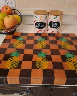 Tagliere artigianale in legno e resina-pezzo unico