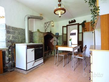 CASA INDIPENDENTE A CASTELLETTO CERVO