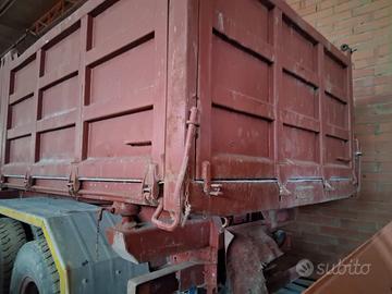 camion 330-35 mezzo d'opera
