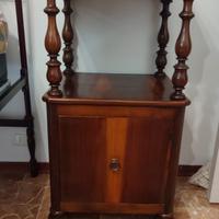Comodino antico 
