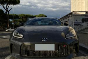GR86 grigio scuro/nero